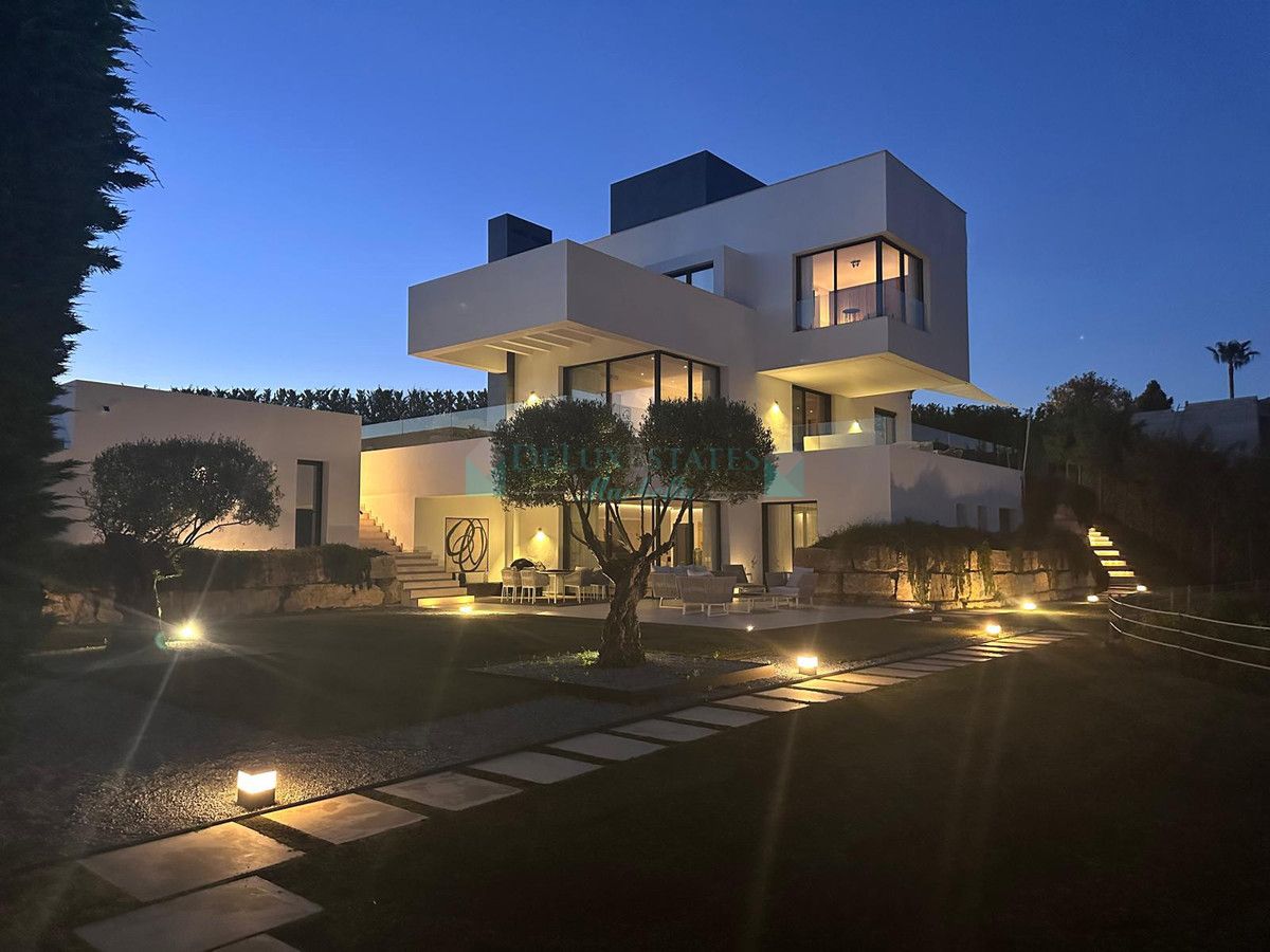 Villa en venta en Benahavis