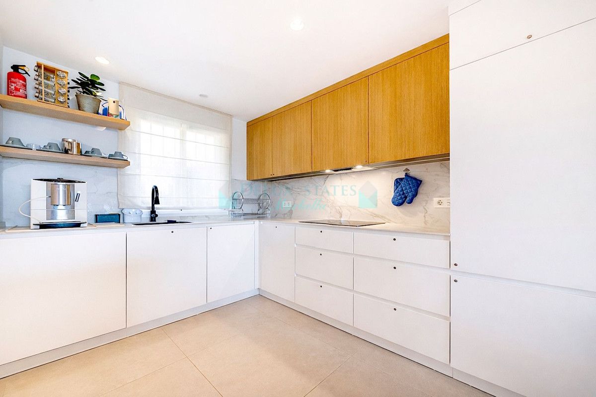 Town House for sale in Estepona