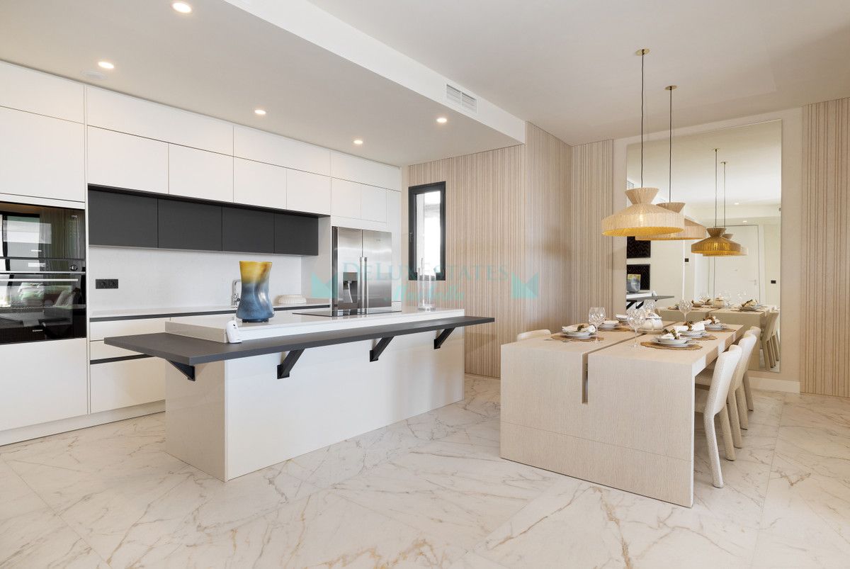 Ground Floor Apartment for sale in New Golden Mile, Estepona