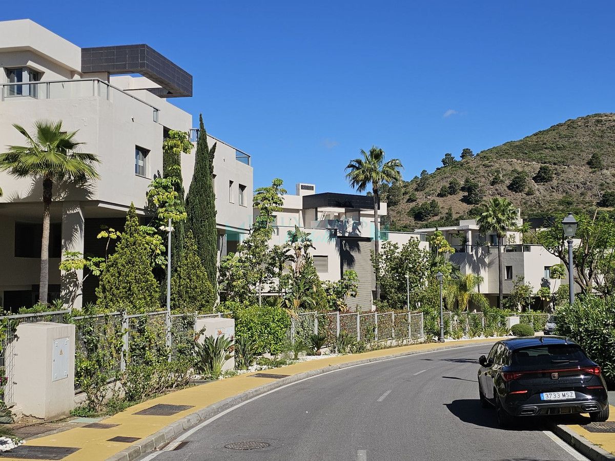 Apartment for rent in Benahavis