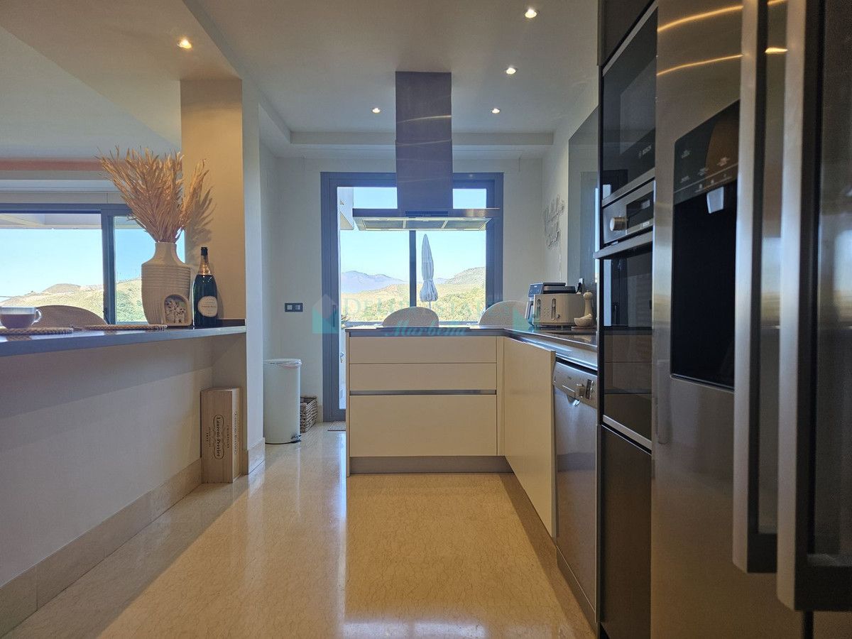 Apartment for rent in Benahavis