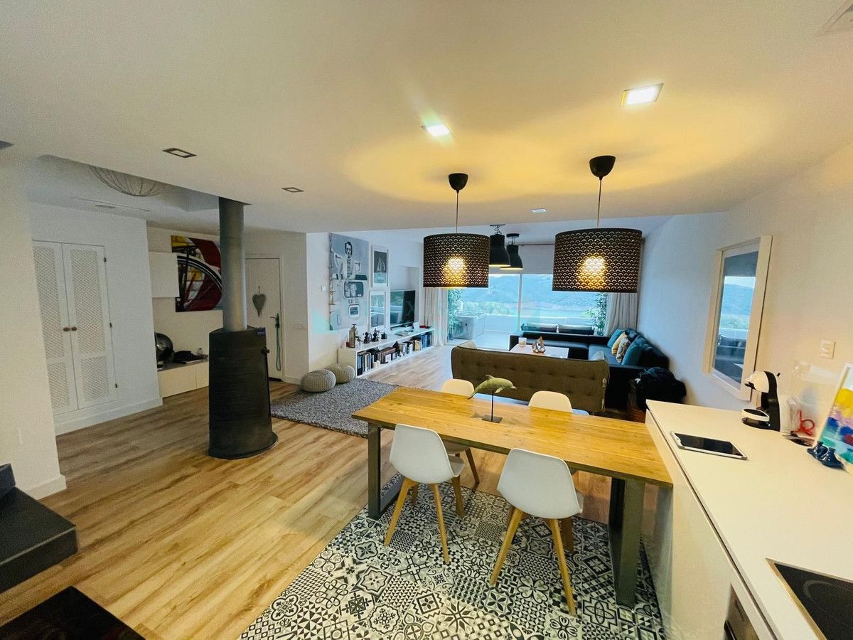 Town House for sale in Istan