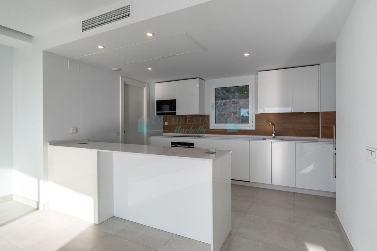 Penthouse for sale in Los Altos de los Monteros, Marbella East