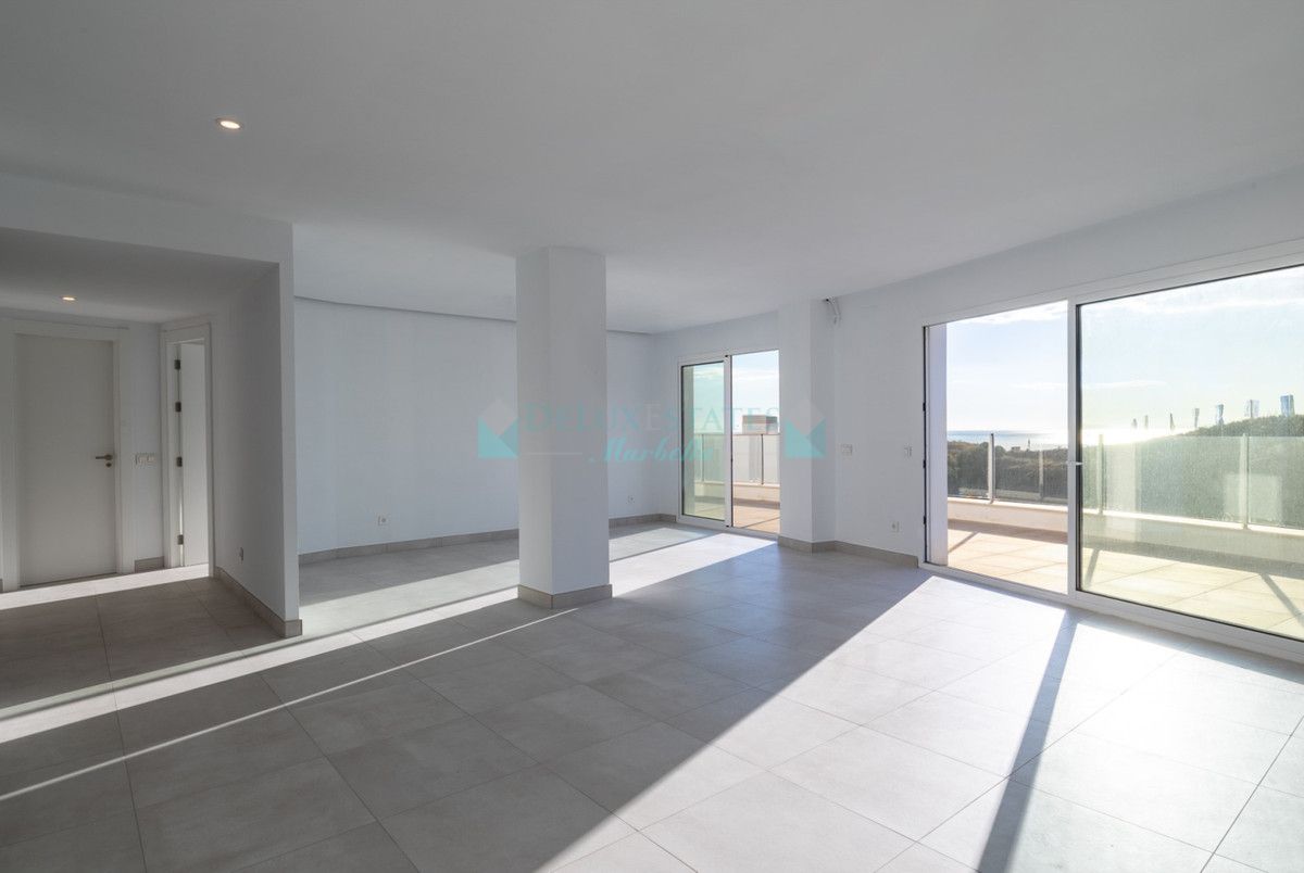 Penthouse for sale in Los Altos de los Monteros, Marbella East
