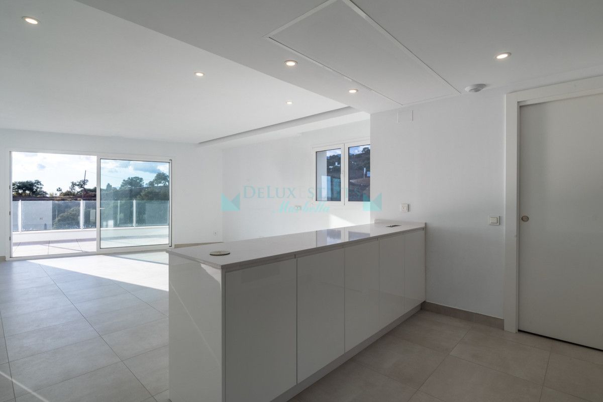 Penthouse for sale in Los Altos de los Monteros, Marbella East