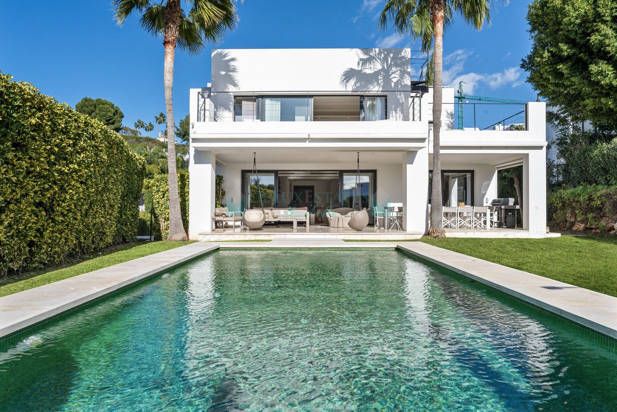 Villa for rent in Nueva Andalucia