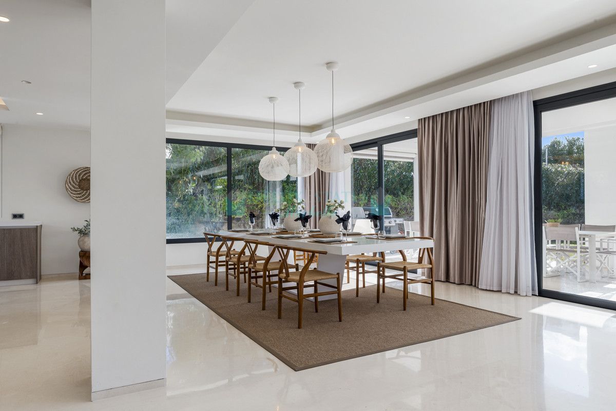 Villa for rent in Nueva Andalucia