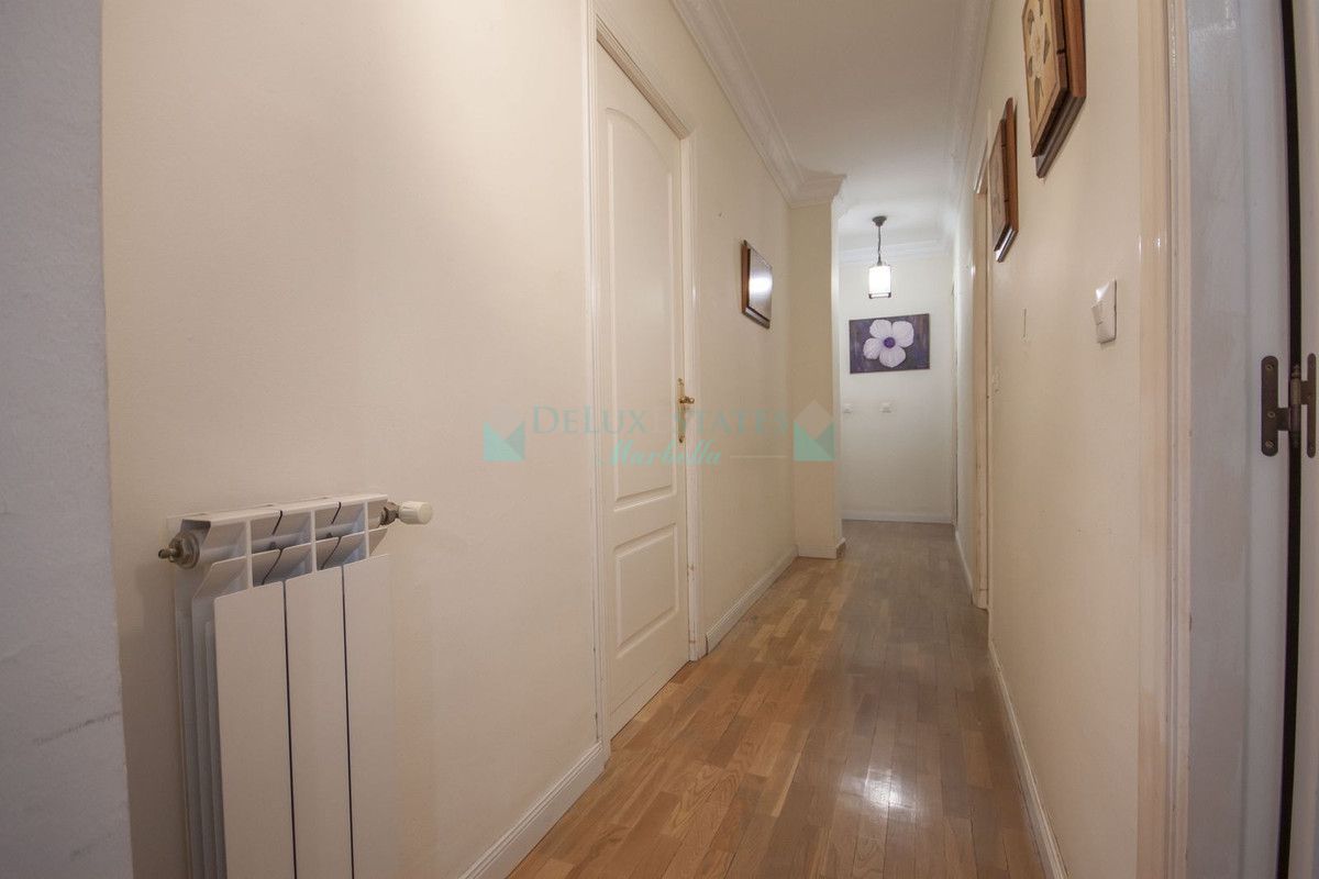 Penthouse for sale in Estepona