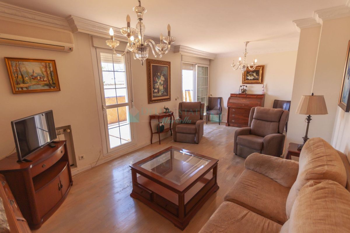 Penthouse for sale in Estepona