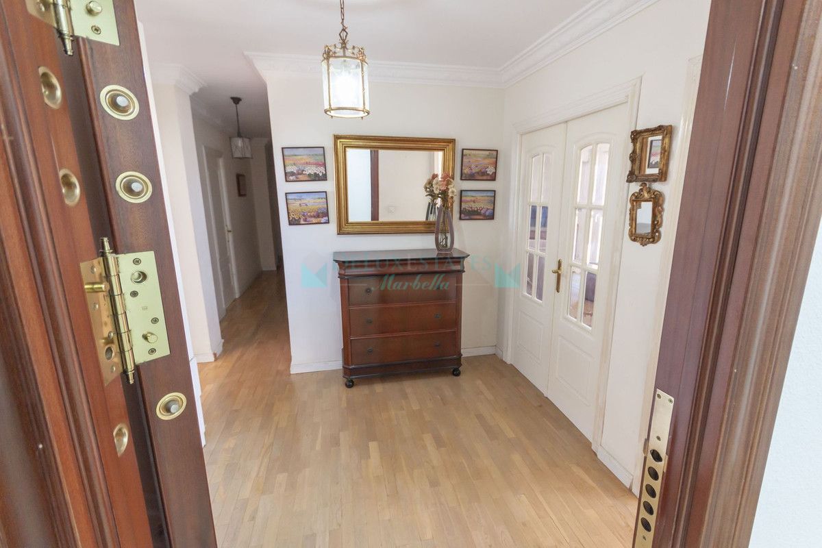 Penthouse for sale in Estepona