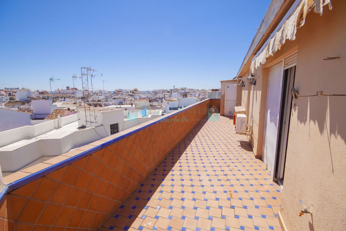 Penthouse for sale in Estepona