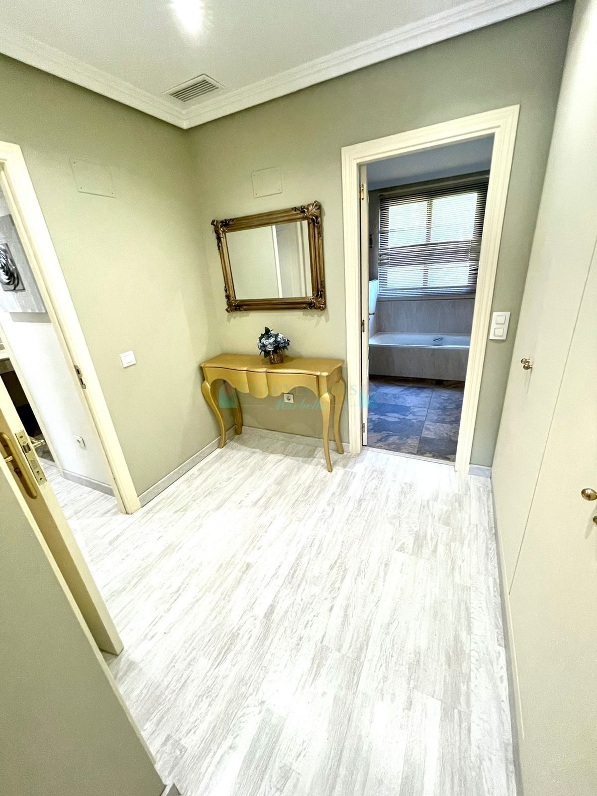 Ground Floor Apartment for sale in Benahavis