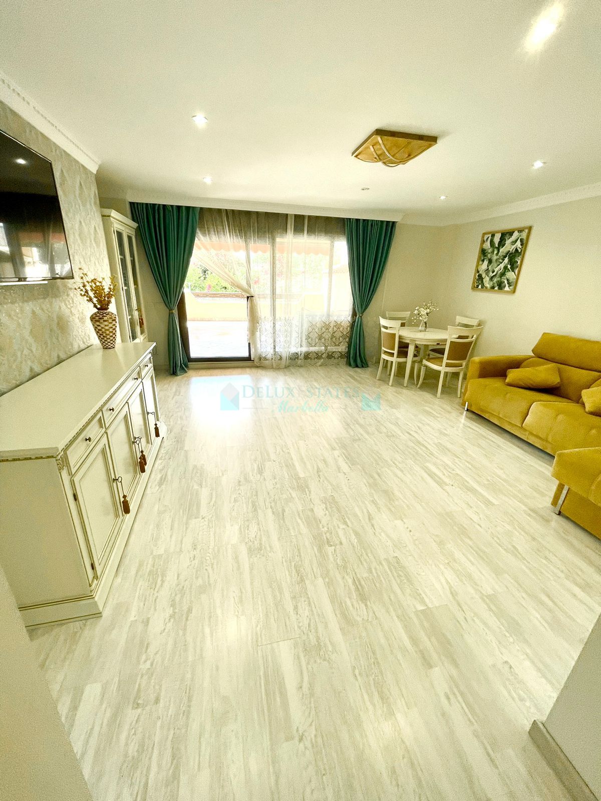 Ground Floor Apartment for sale in Benahavis