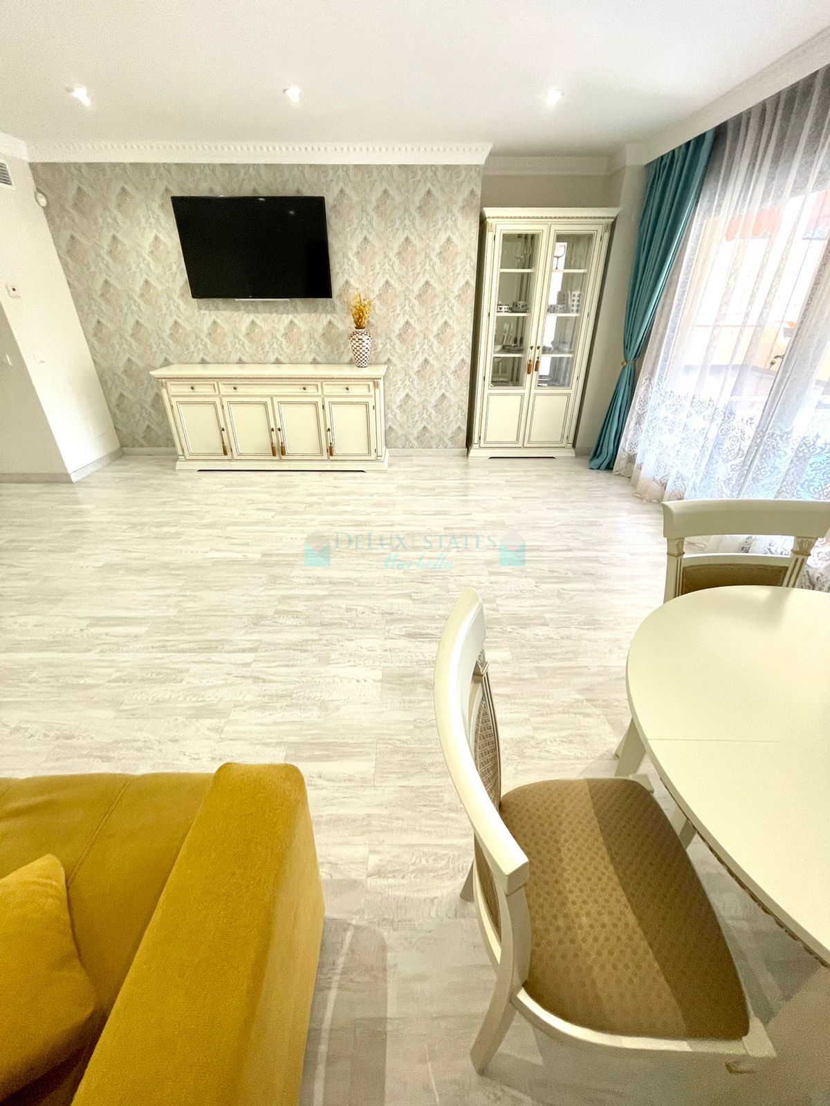 Ground Floor Apartment for sale in Benahavis