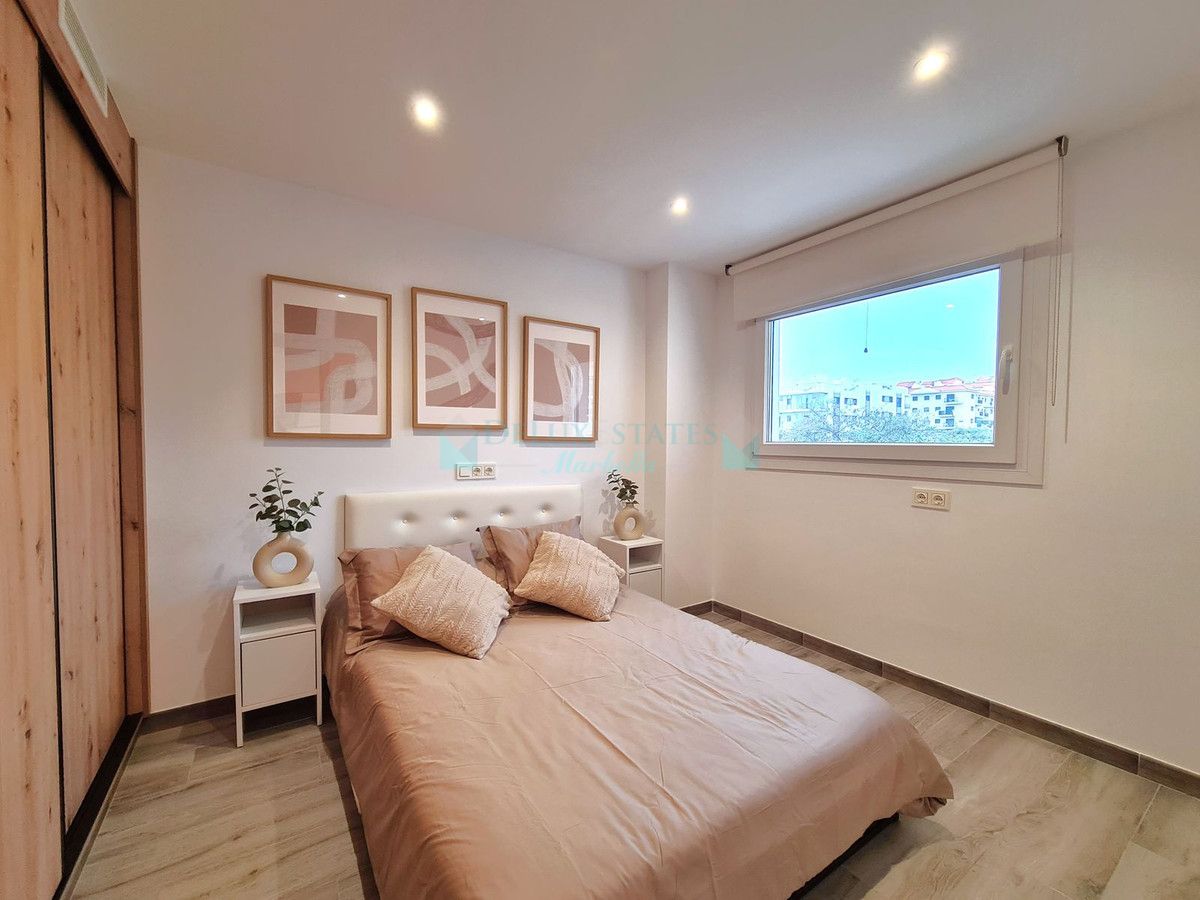 Apartamento en venta en Estepona