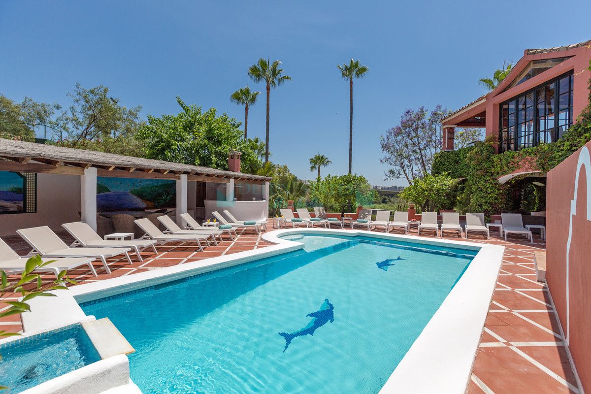 Villa for sale in Benahavis