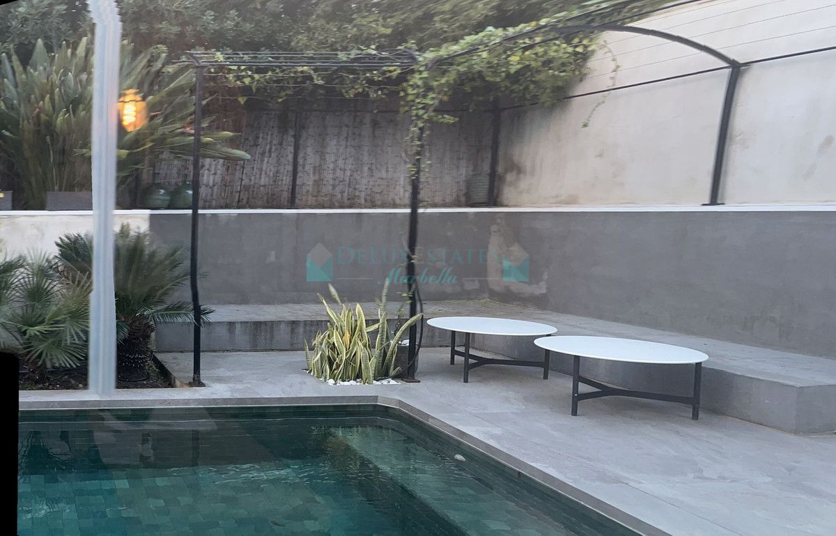 Villa for sale in Nueva Andalucia