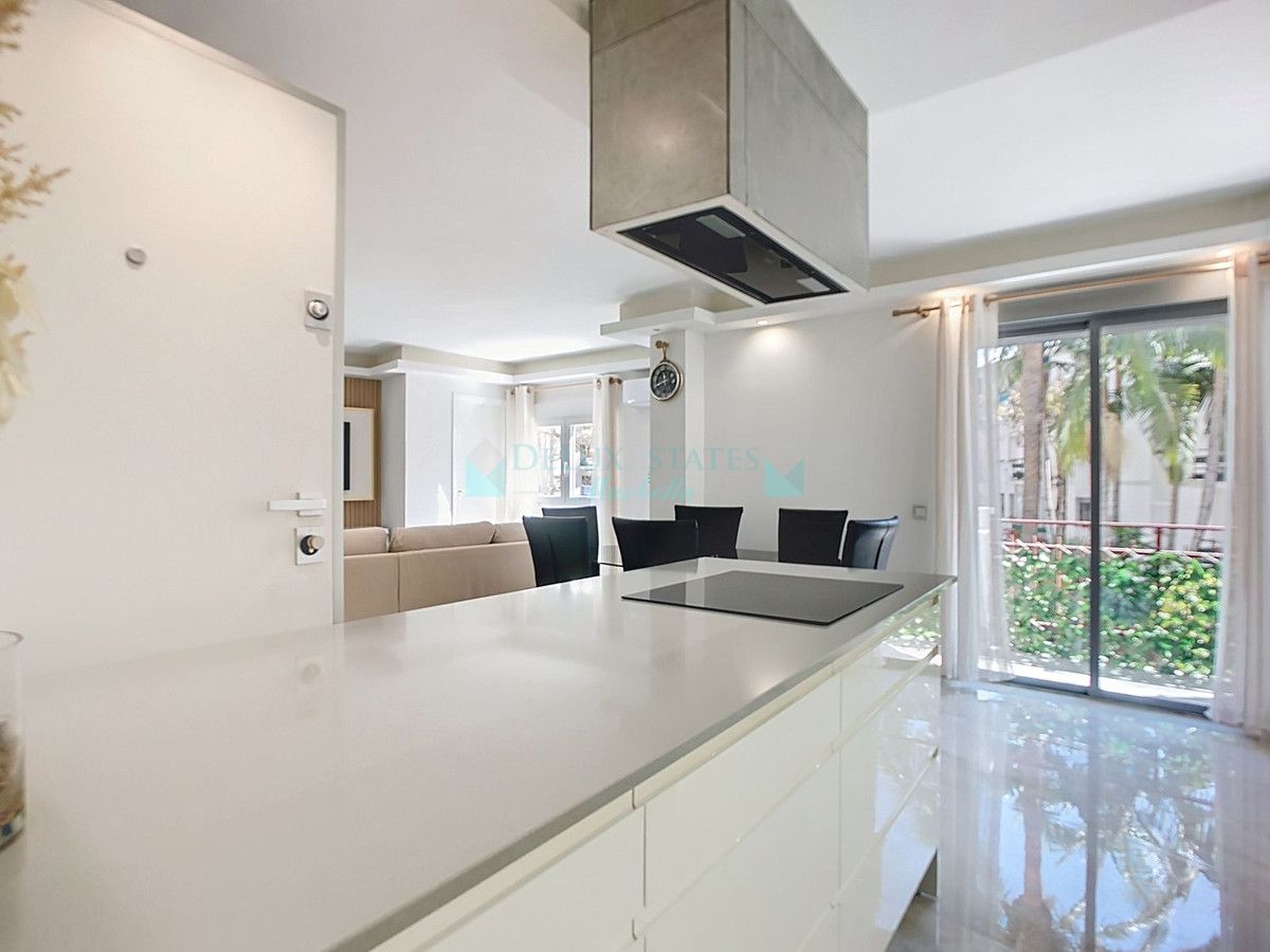 Apartamento en venta en Estepona