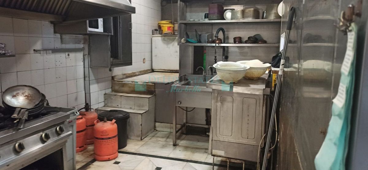 Shopping Centre for sale in Aloha, Nueva Andalucia