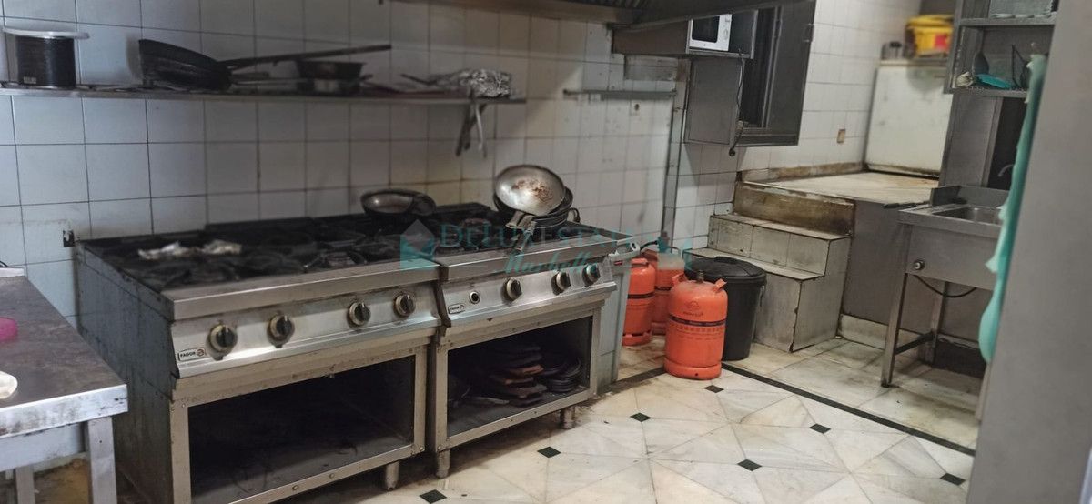 Shopping Centre for sale in Aloha, Nueva Andalucia