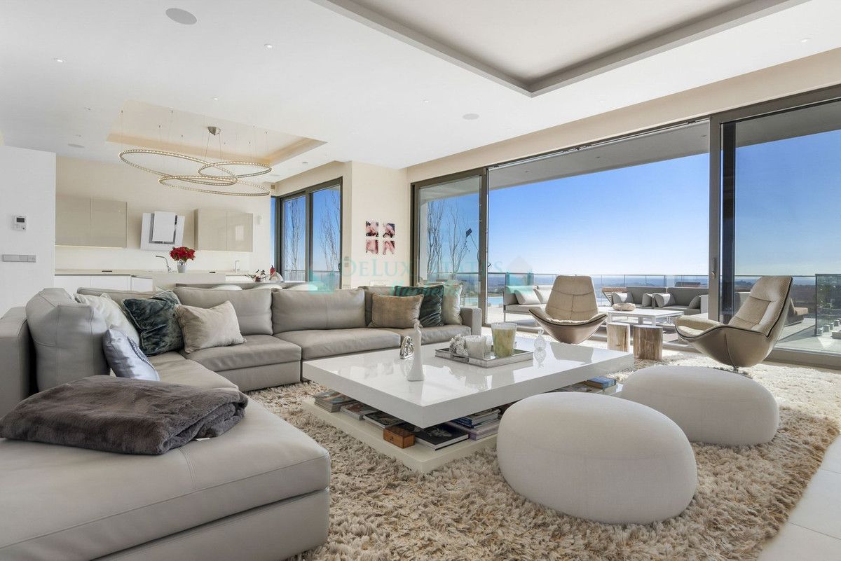 Villa for sale in Benahavis