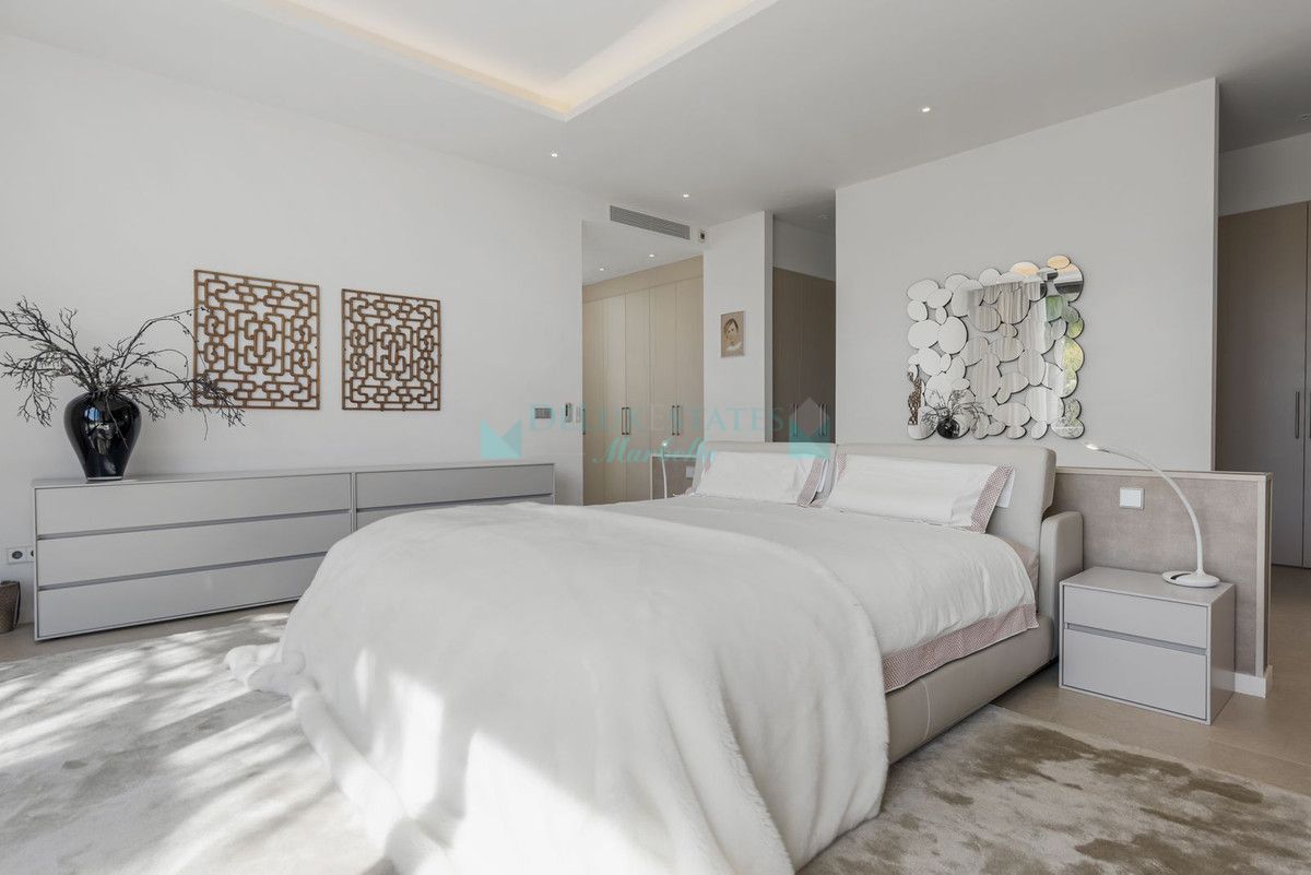 Villa for sale in Benahavis