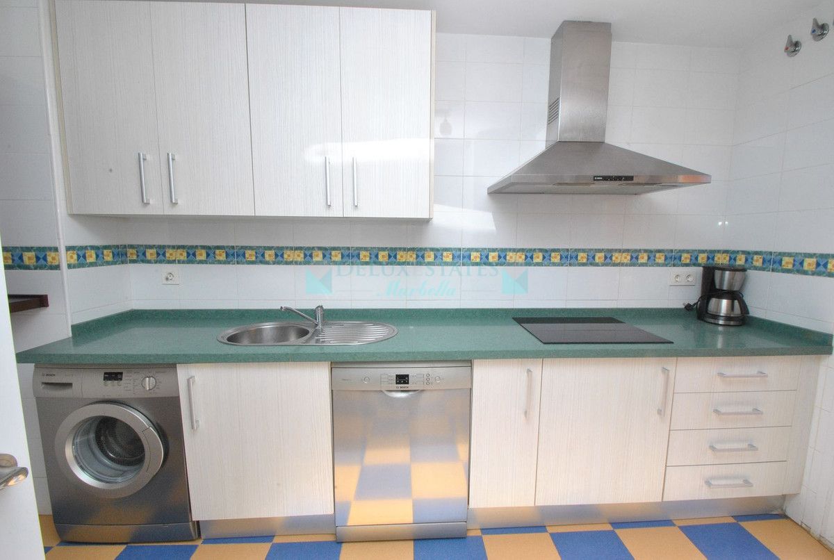 Town House for sale in Cabopino, Marbella East