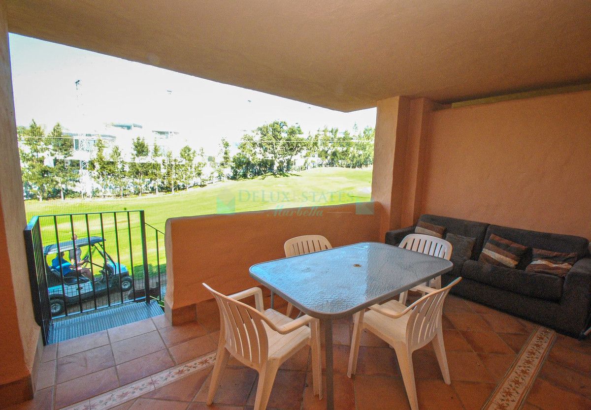 Town House for sale in Cabopino, Marbella East