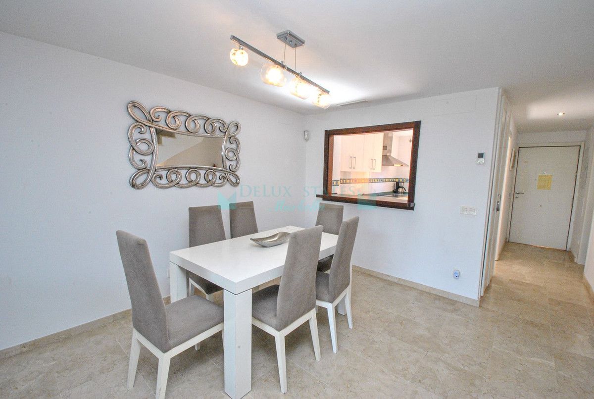 Town House for sale in Cabopino, Marbella East