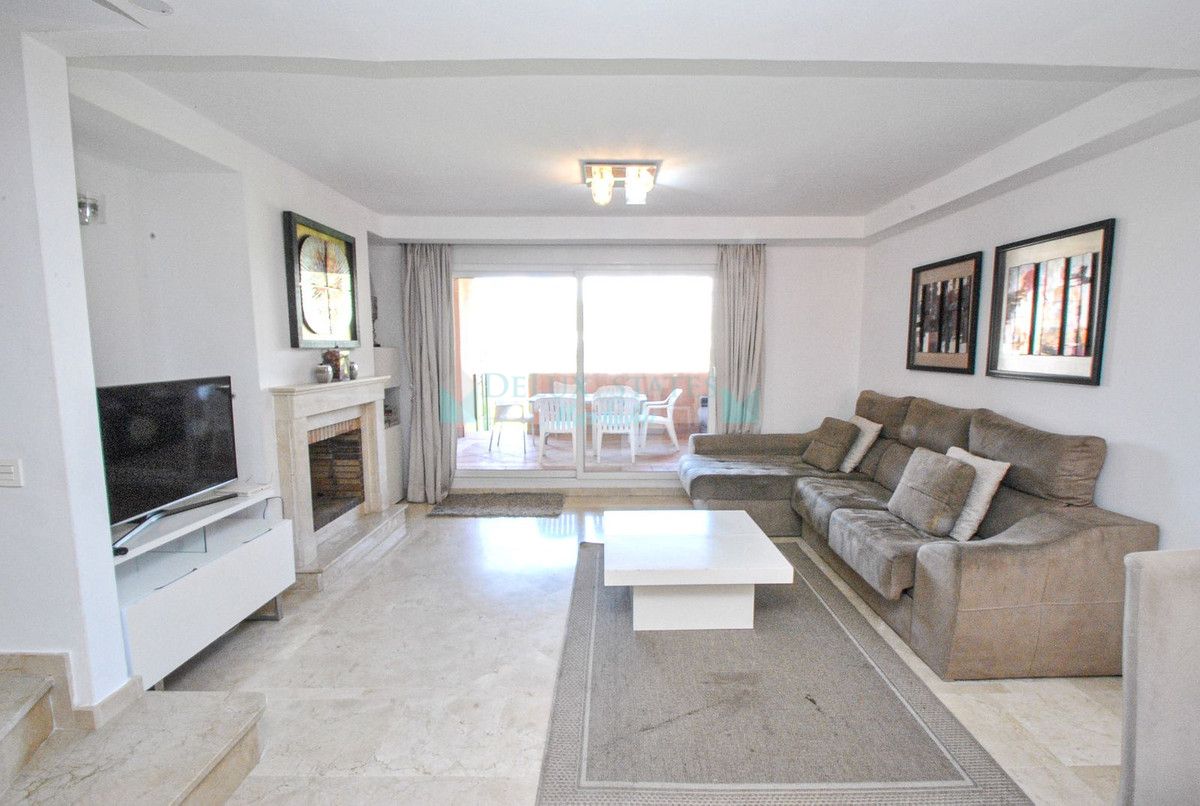 Town House for sale in Cabopino, Marbella East