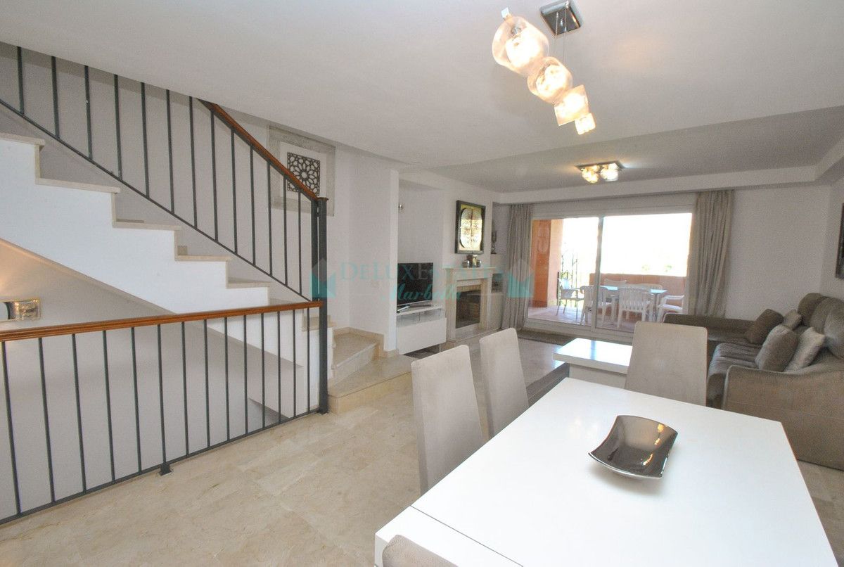 Town House for sale in Cabopino, Marbella East