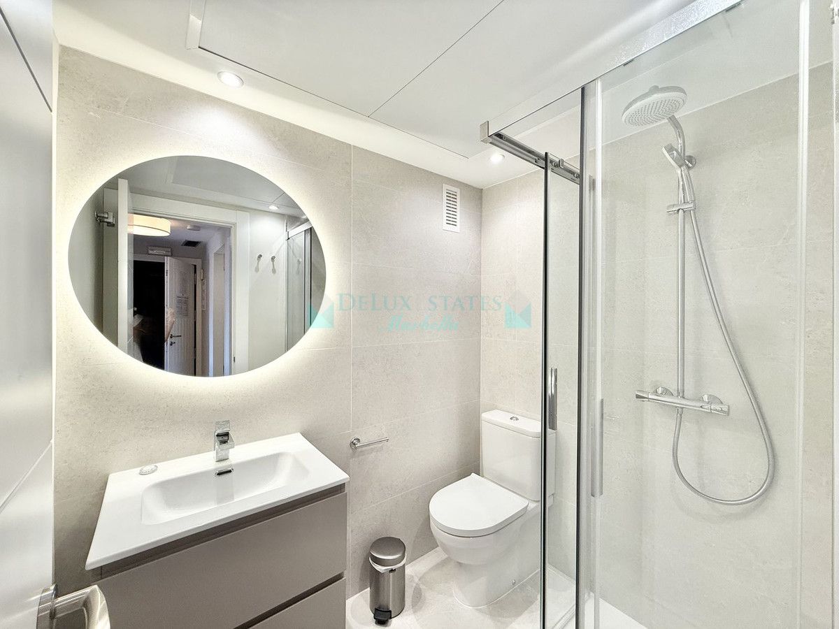 Apartment for sale in Benahavis