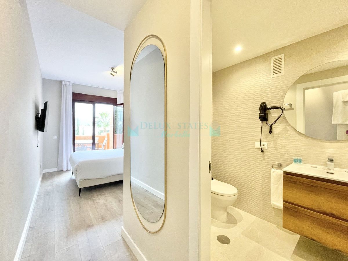 Apartment for sale in Benahavis