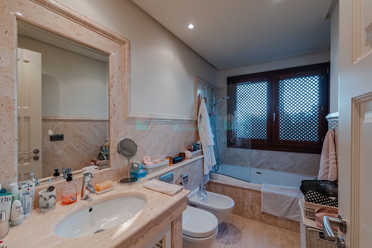 Apartamento en venta en Estepona