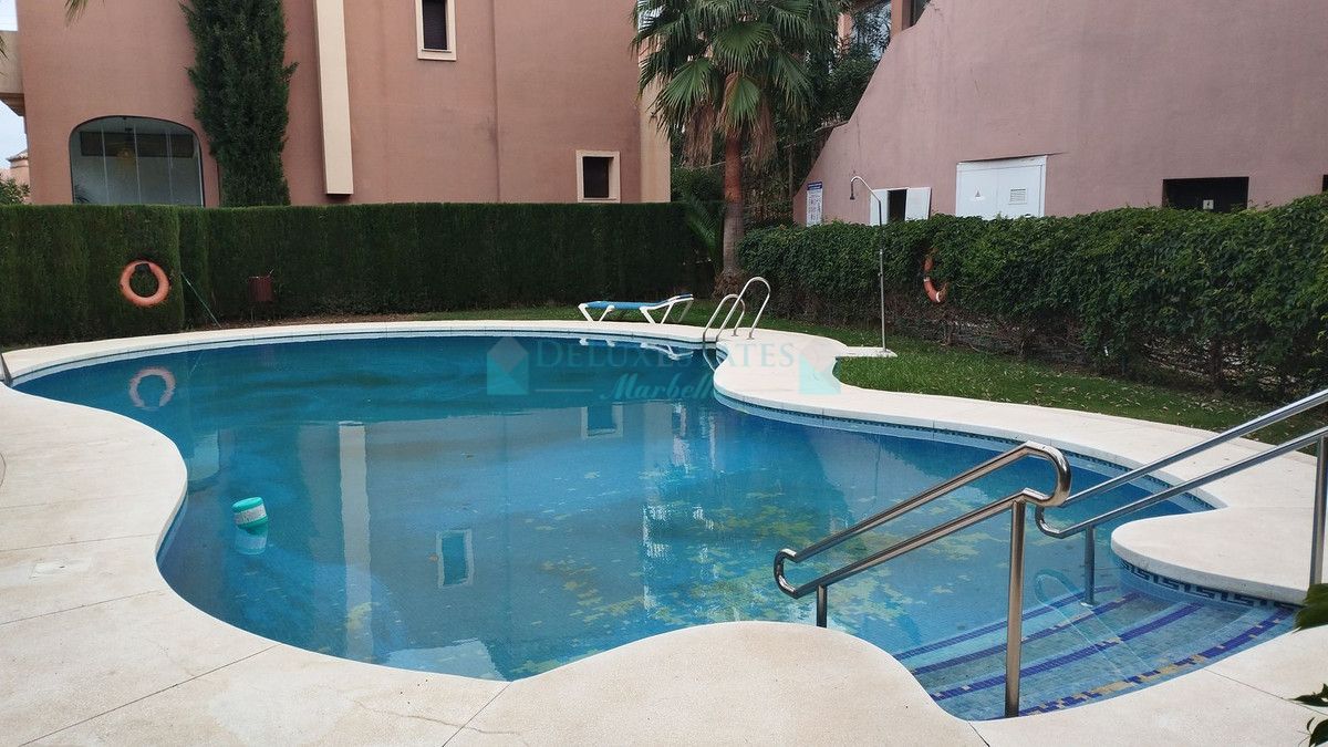 Town House for sale in Estepona
