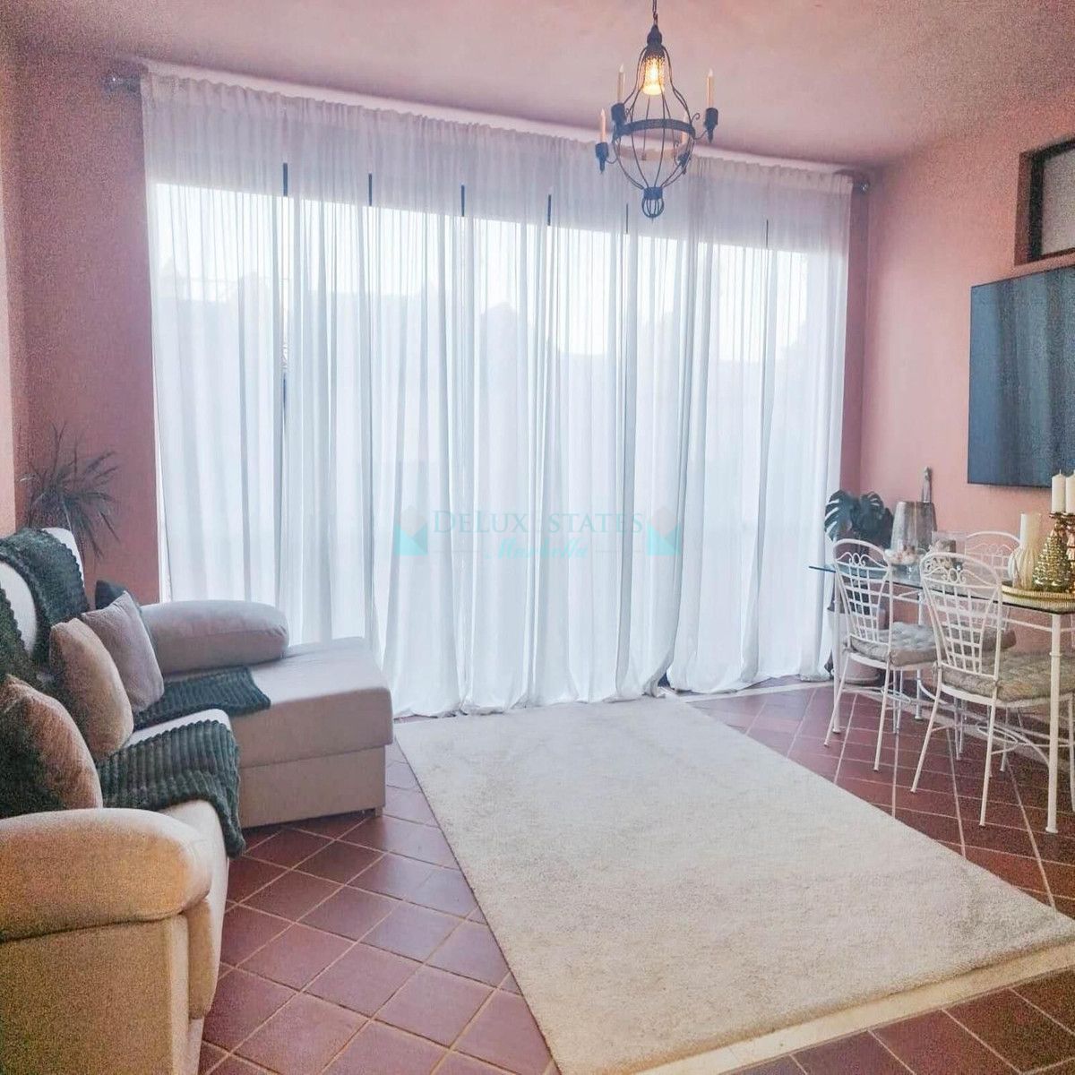 Town House for sale in Estepona