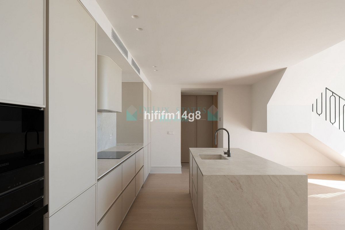 Penthouse for sale in Nueva Andalucia