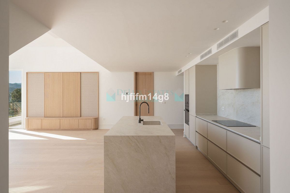 Penthouse for sale in Nueva Andalucia