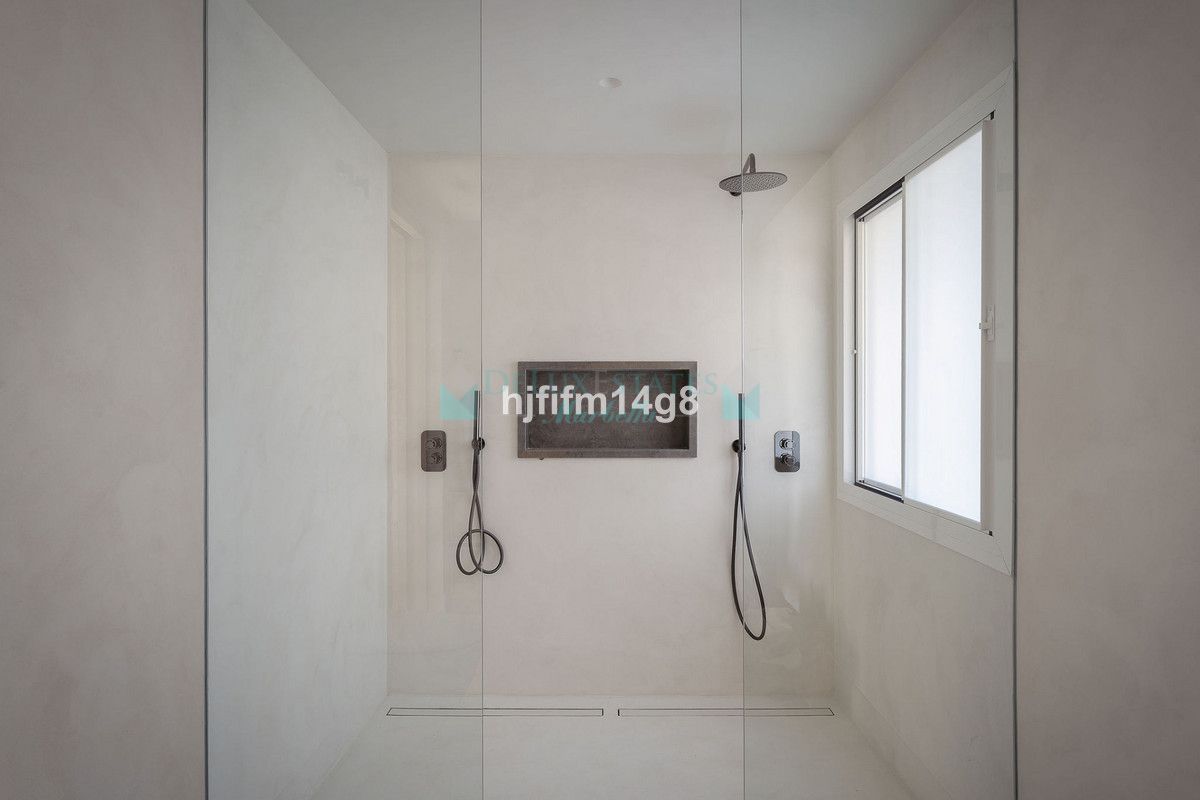 Penthouse for sale in Nueva Andalucia