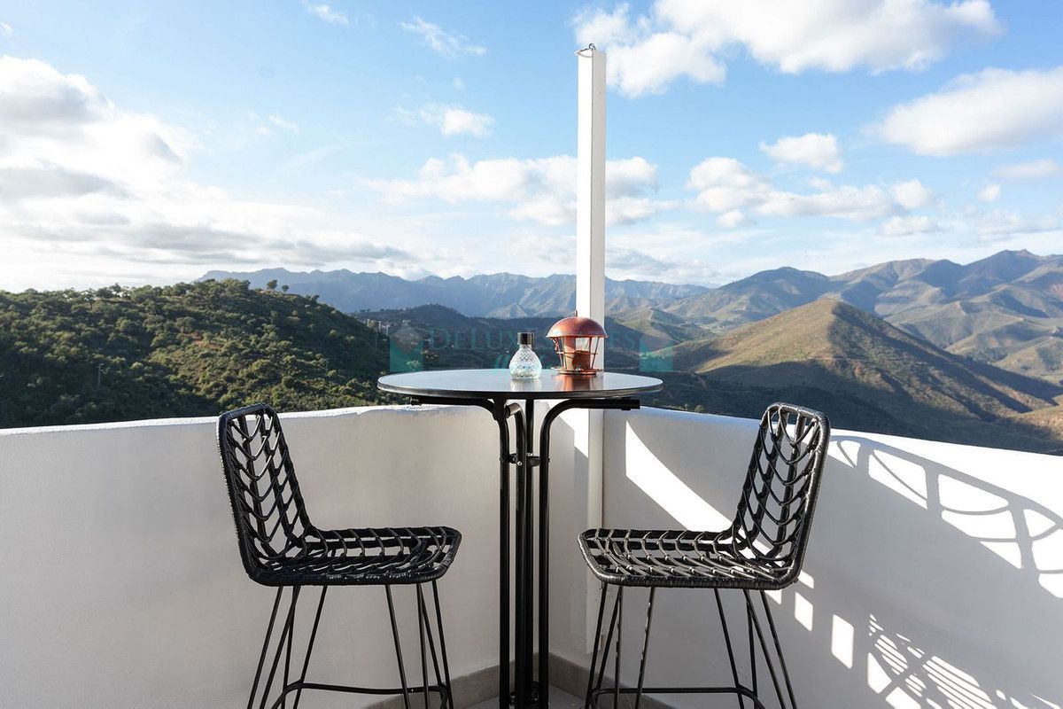 Town House for sale in La Mairena, Marbella East