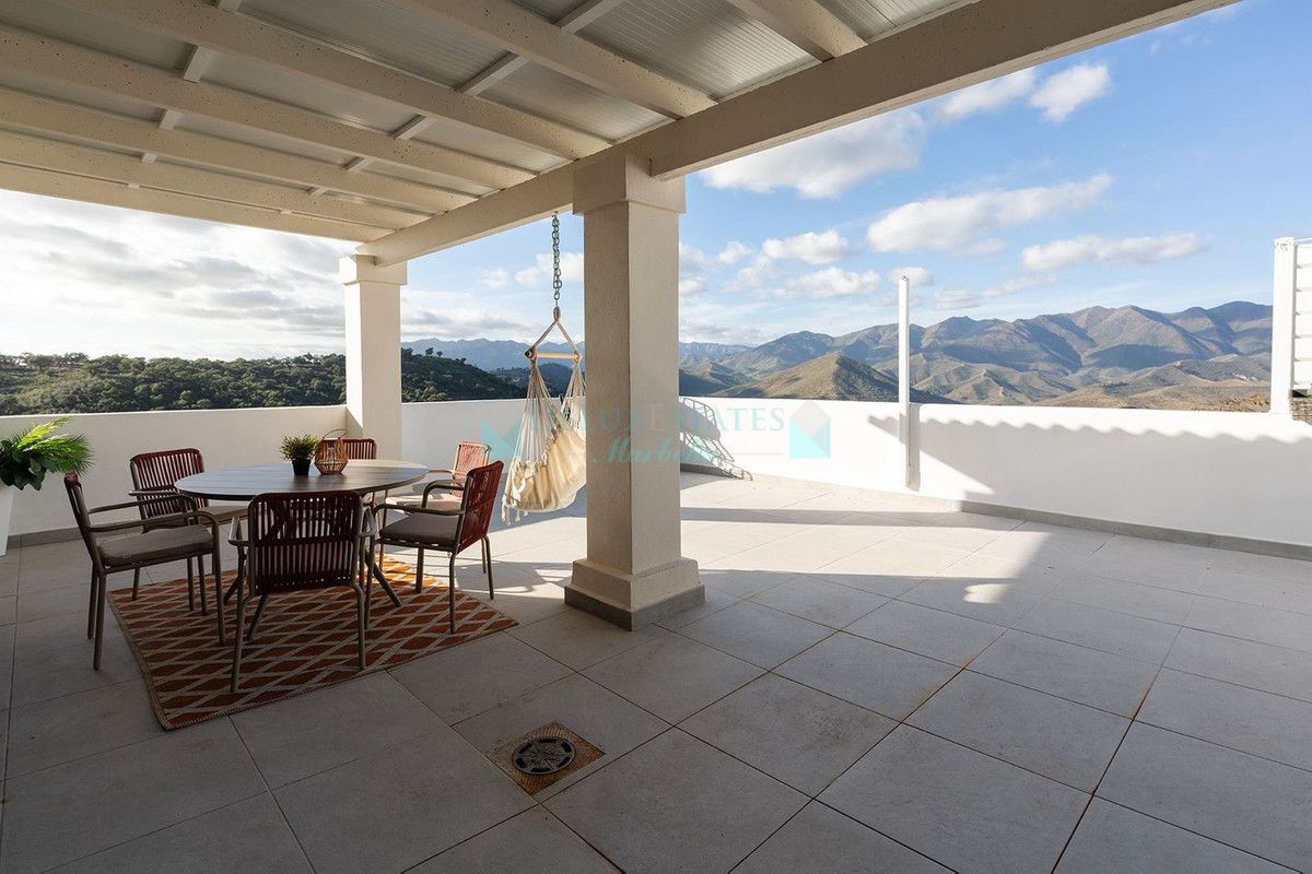 Town House for sale in La Mairena, Marbella East