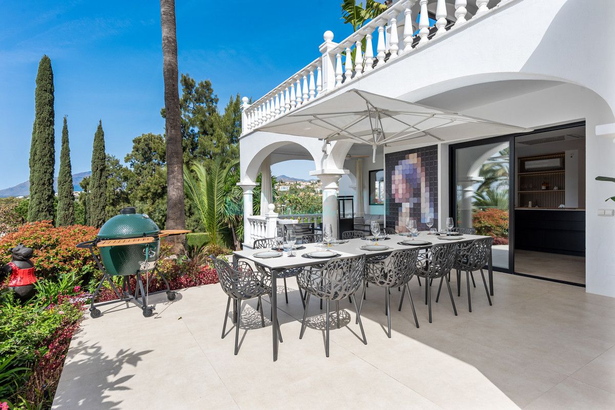 Villa for rent in El Paraiso, Estepona