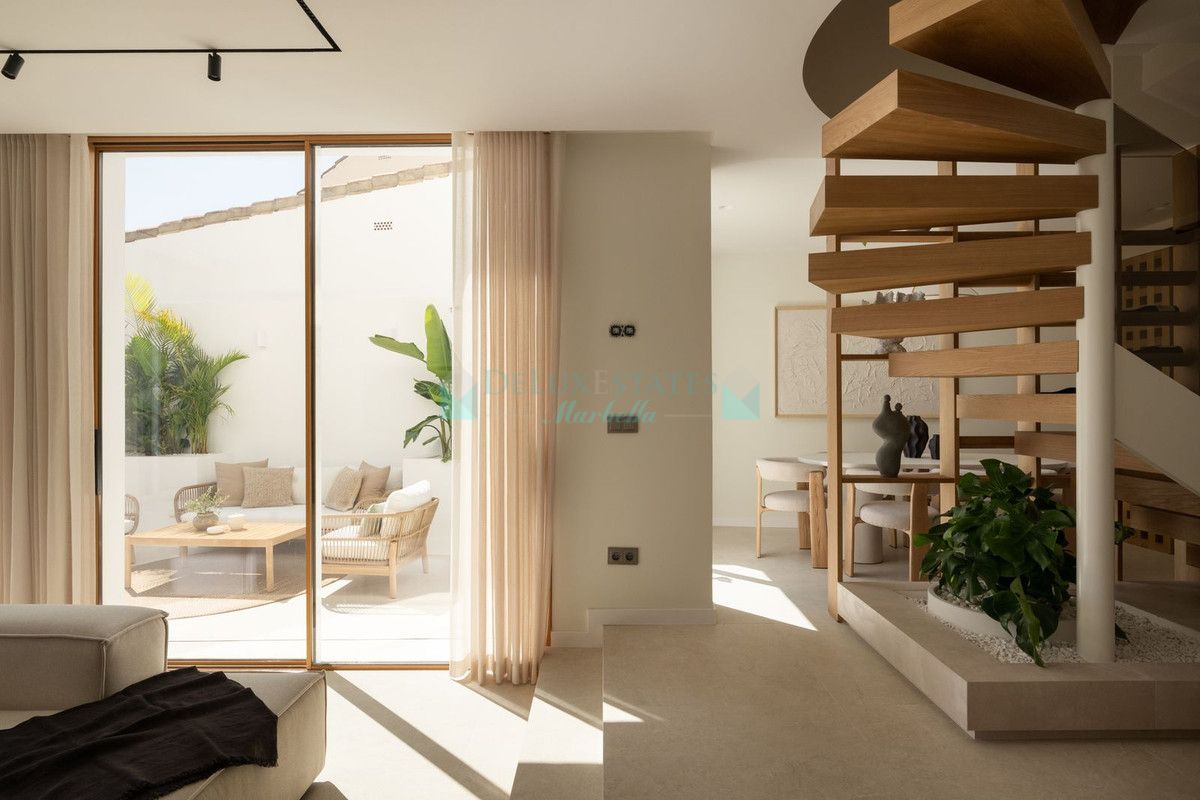 Town House for sale in Nueva Andalucia