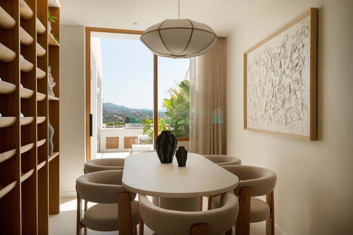 Town House for sale in Nueva Andalucia