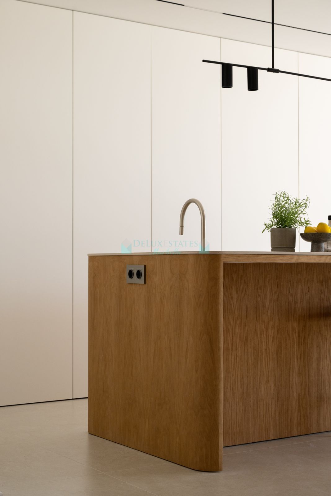 Town House for sale in Nueva Andalucia