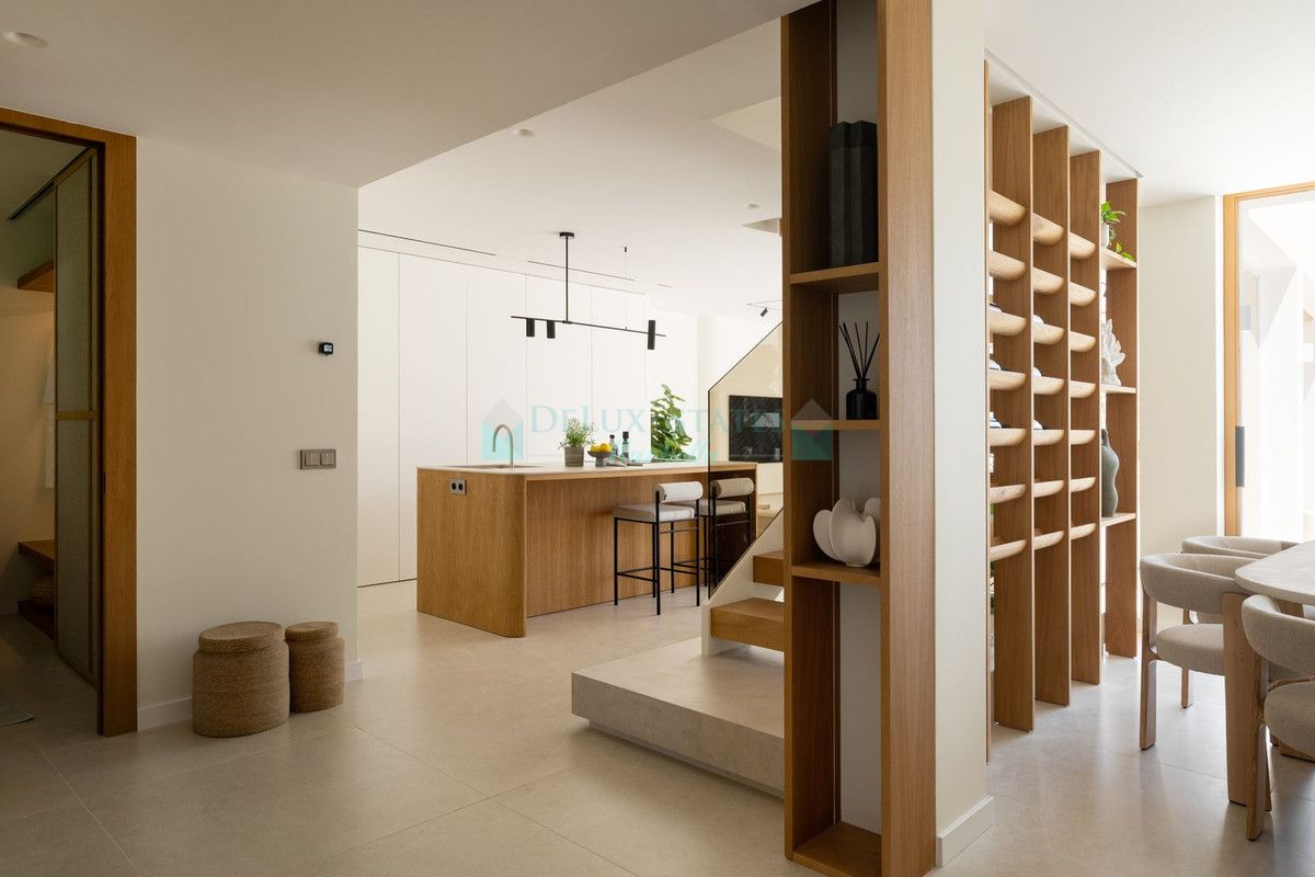 Town House for sale in Nueva Andalucia