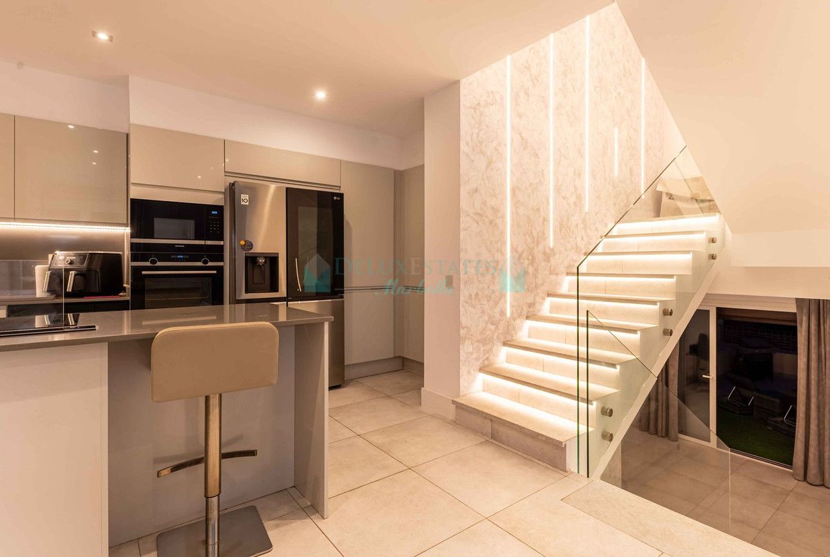 Town House for sale in Benahavis