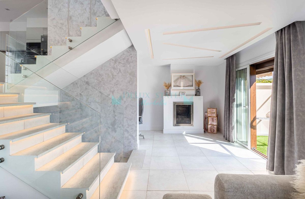 Town House for sale in Benahavis