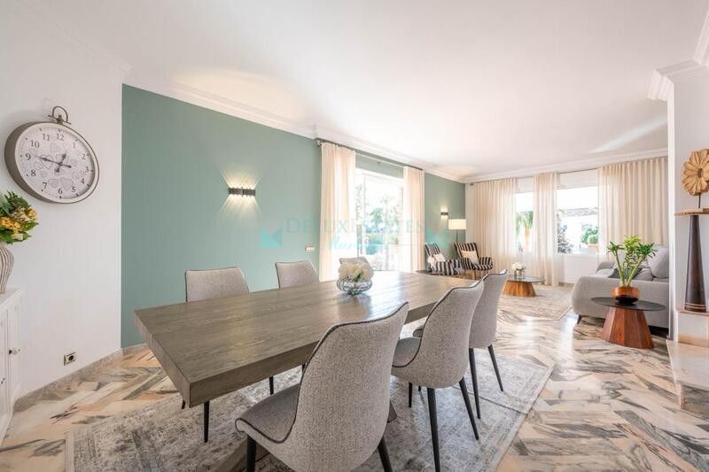 Villa en alquiler en El Paraiso, Estepona