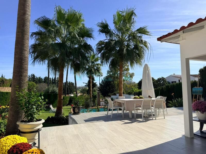 Villa for rent in El Paraiso, Estepona